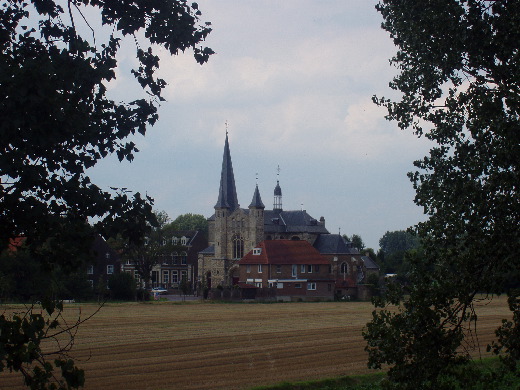 De kerk van Aan de Maas.