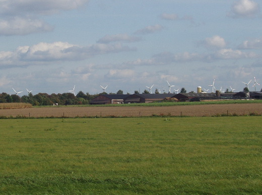 Een windmolenakker in het oosten, hier Nederland.